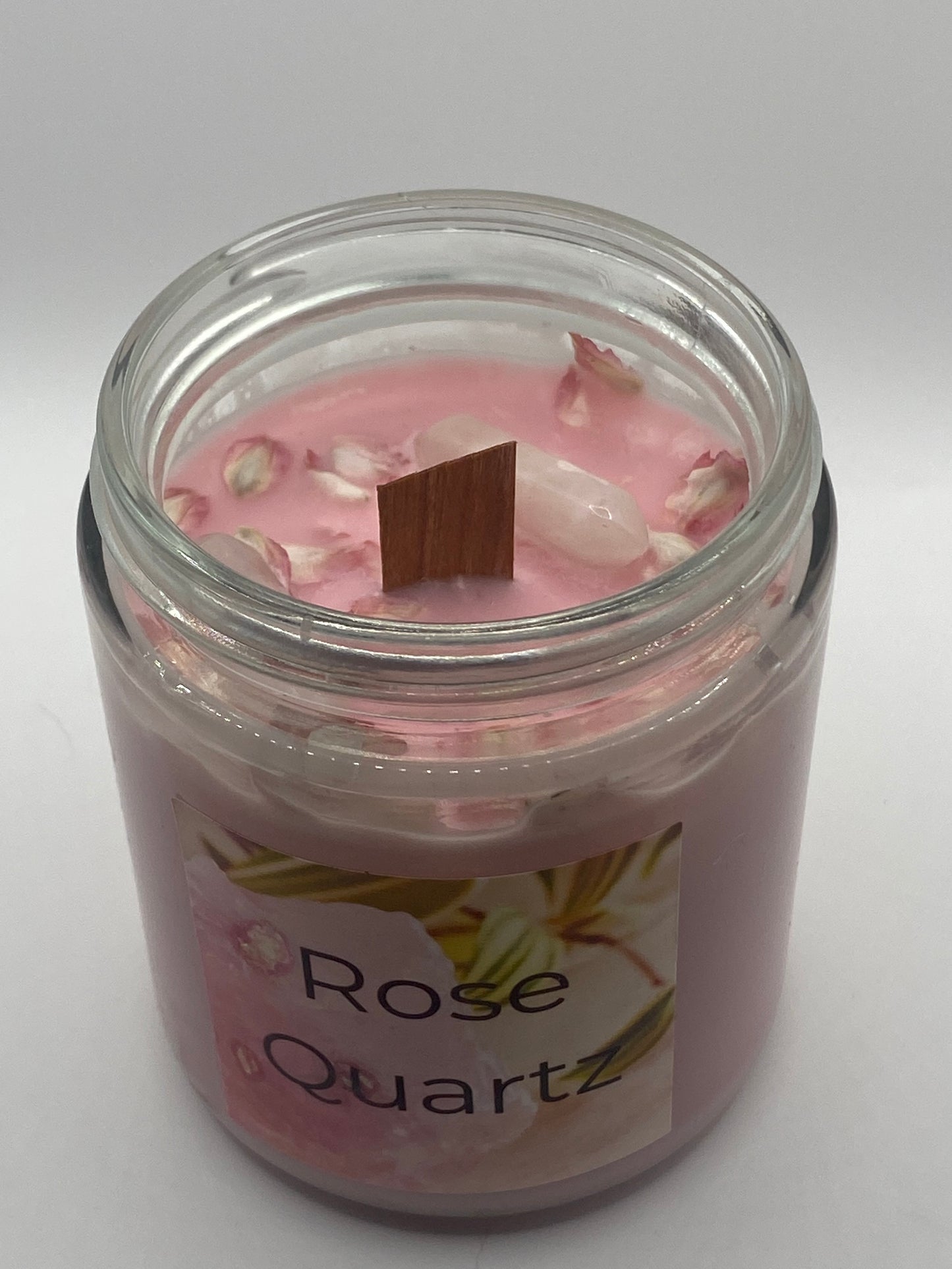Rose scented soy wax candle with rose quartz and dried flowers