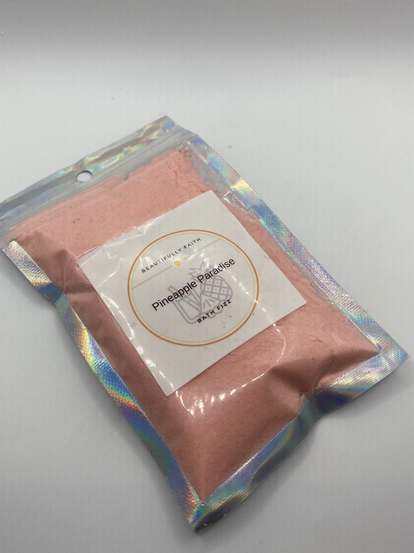 Pineapple paradise scented bath fizz