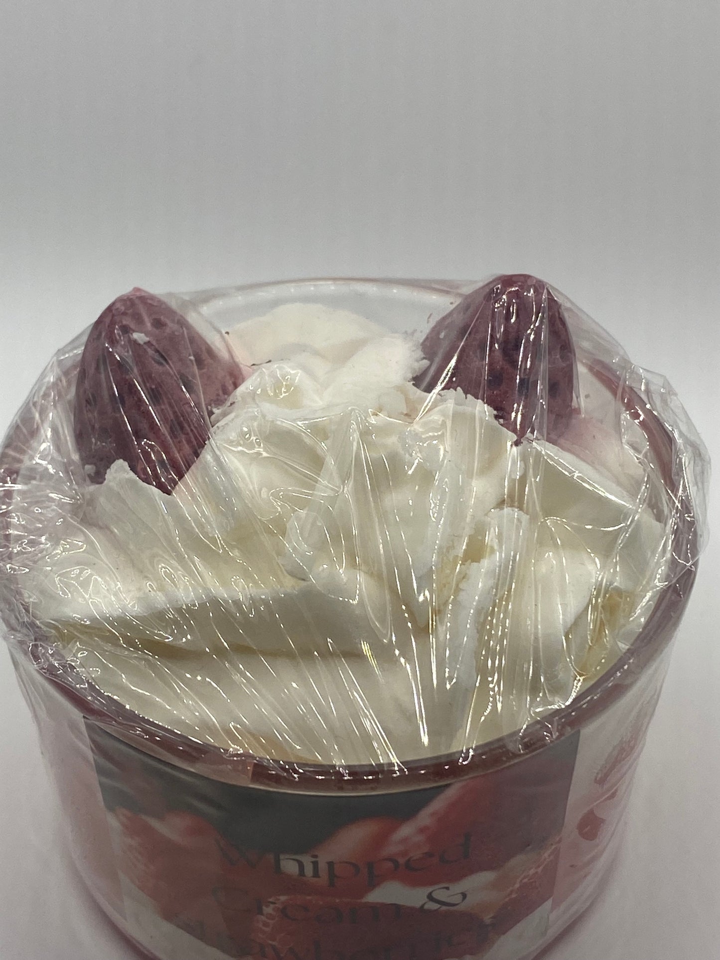 🍓 Whipped Cream & Strawberries Candle